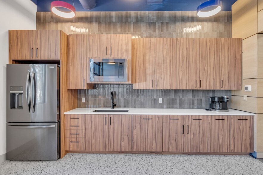 More Photos Of 2200 8th Ave S, Nashville Showroom For Sale