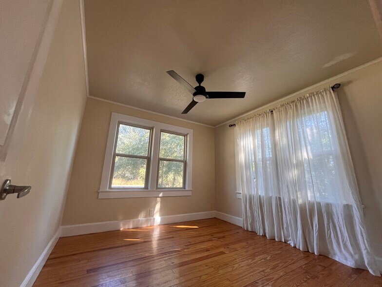 More Photos Of 230 S Center St, Pierson Apartments For Sale