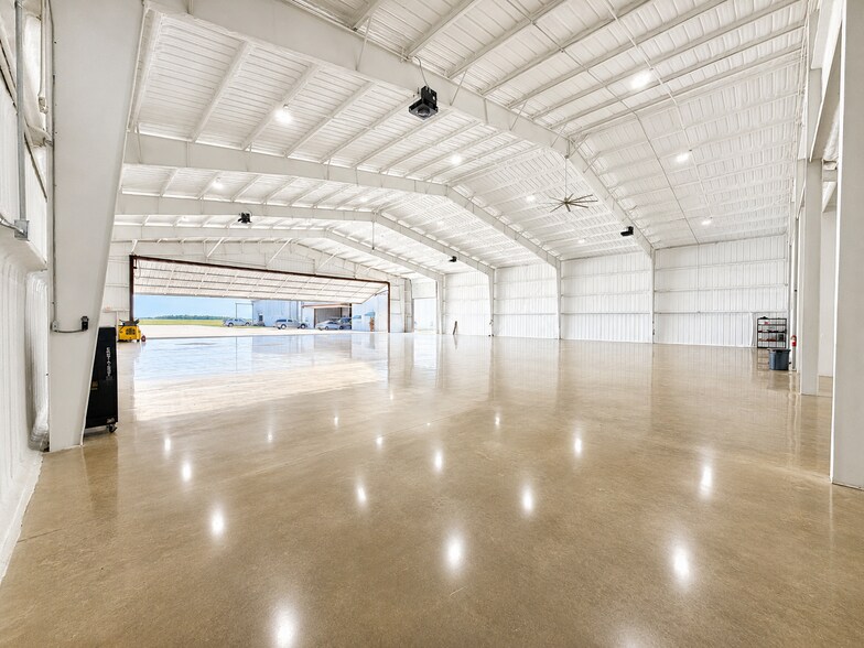 More Photos Of 2408 Airport Rd, Gainesville Airplane Hangar For Sale