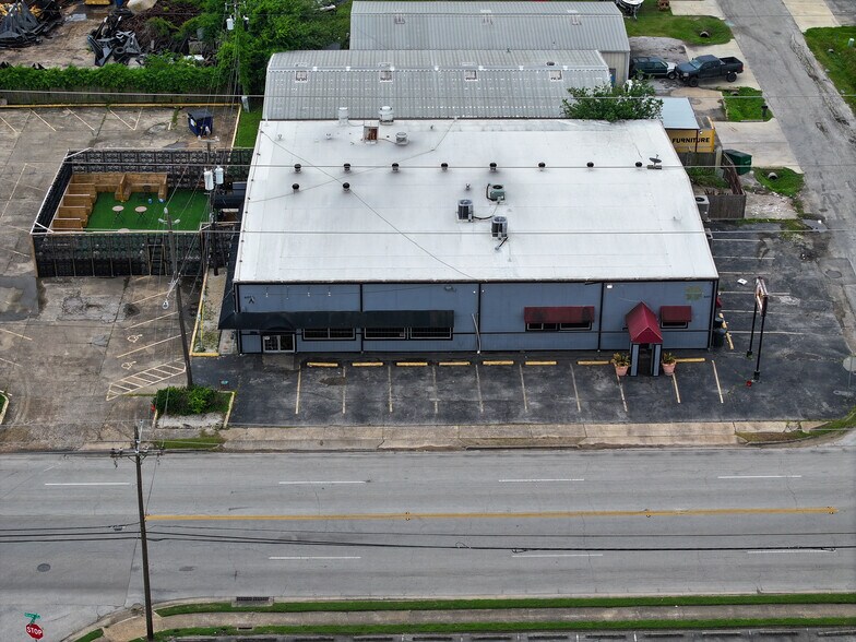 More Photos Of 6500-6502 Dixie Dr, Houston Bar For Sale