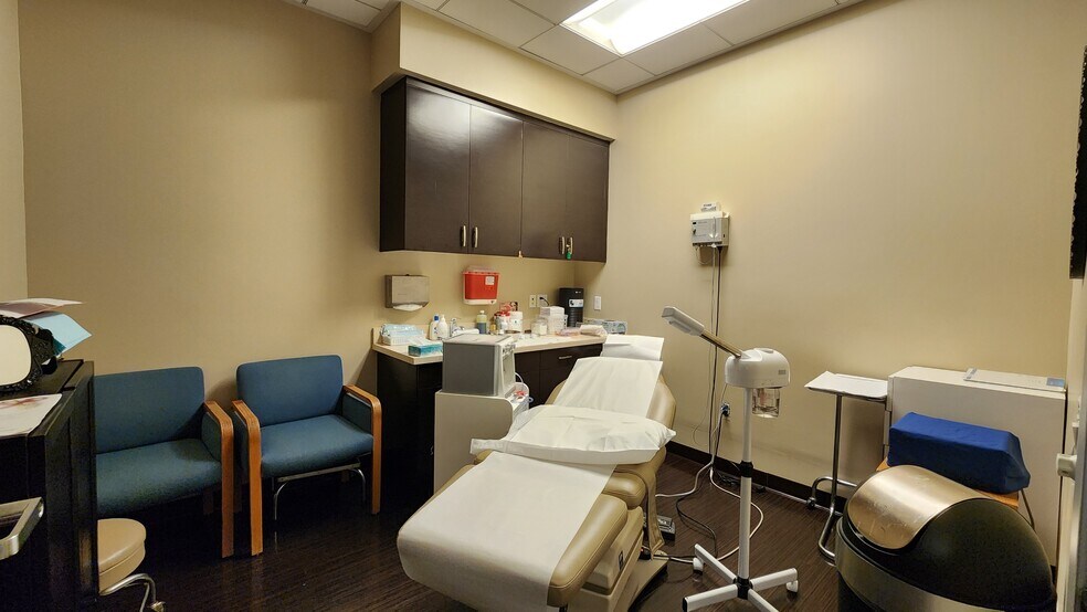 More Photos Of 3600 N Verdugo Rd, Glendale Office For Lease