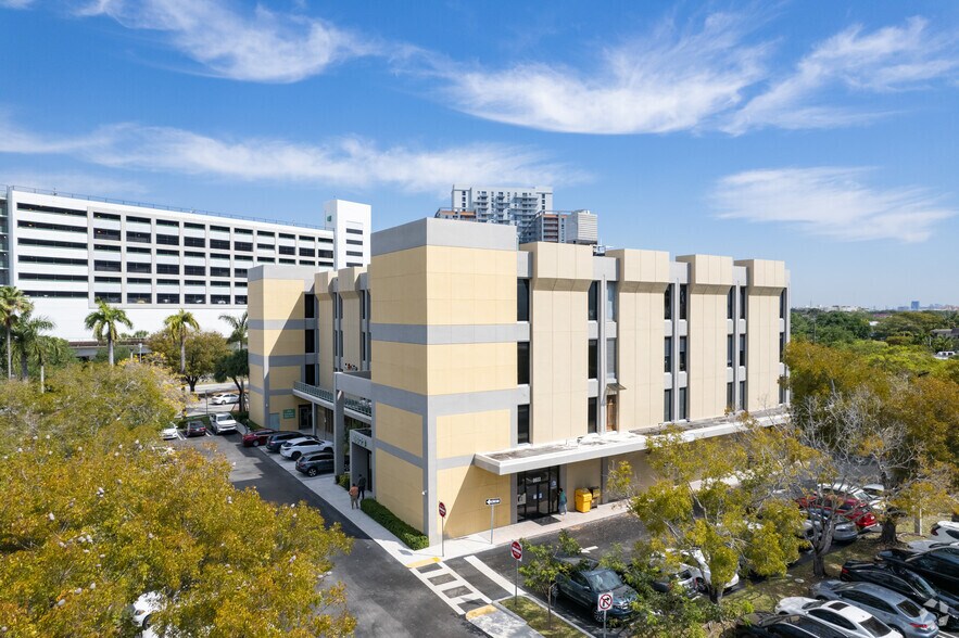 More Photos Of 8603 S Dixie Hwy, Pinecrest Office For Lease