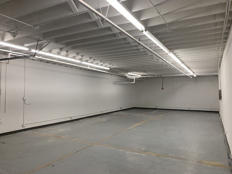 More Photos Of 936-938 S Amphlett Blvd, San Mateo Warehouse For Lease