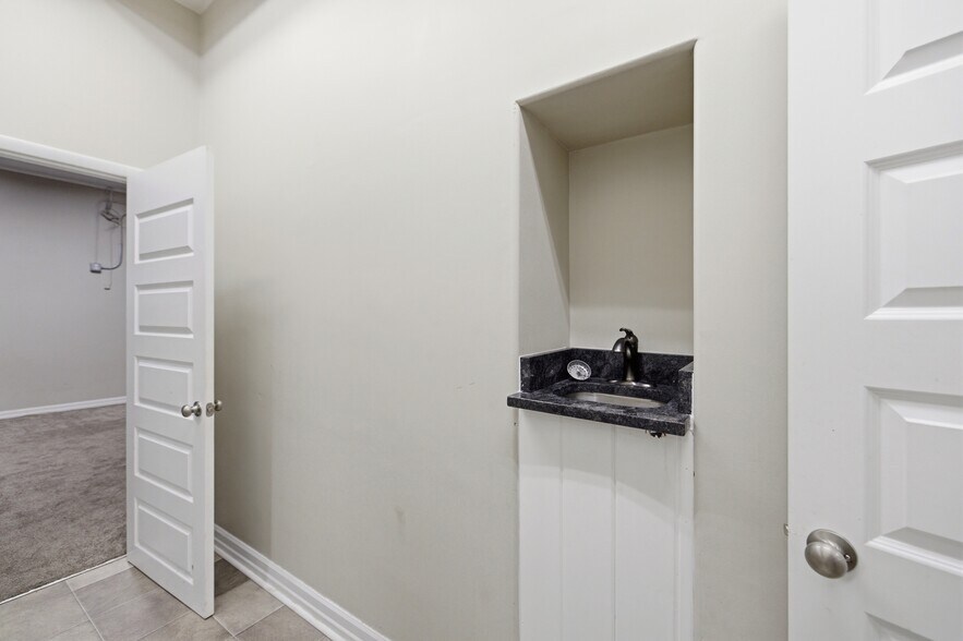 More Photos Of 325 W Main St, Lebanon Office Residential For Sale