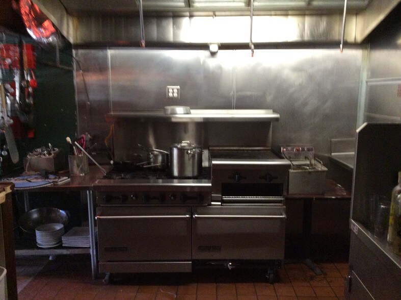 More Photos Of 33257-33271 Green Valley Lake Rd, Green Valley Lake Freestanding For Lease