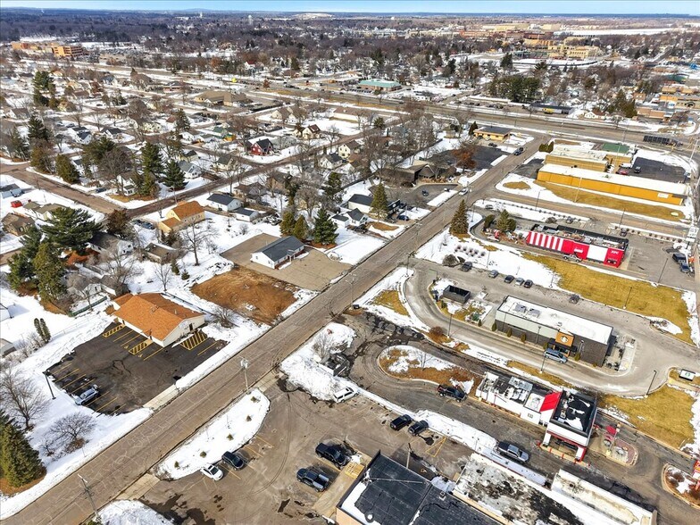 More Photos Of 1910 7th St S, Wisconsin Rapids Office For Sale
