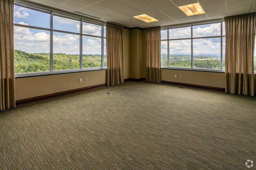 More Photos Of 201 Resting Tree Dr, Bristol Office For Lease