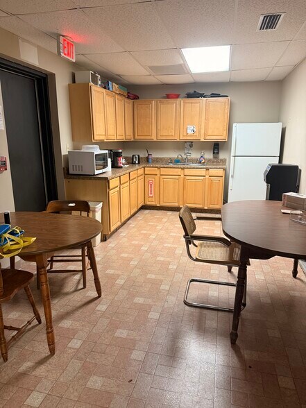 More Photos Of 1611 Jaydell Cir, Tallahassee Office For Sale