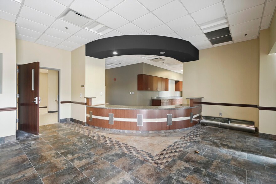 More Photos Of 27126 Northwest Fwy, Cypress Freestanding For Lease