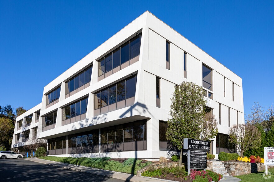 More Photos Of 37 North Ave, Norwalk Office For Lease