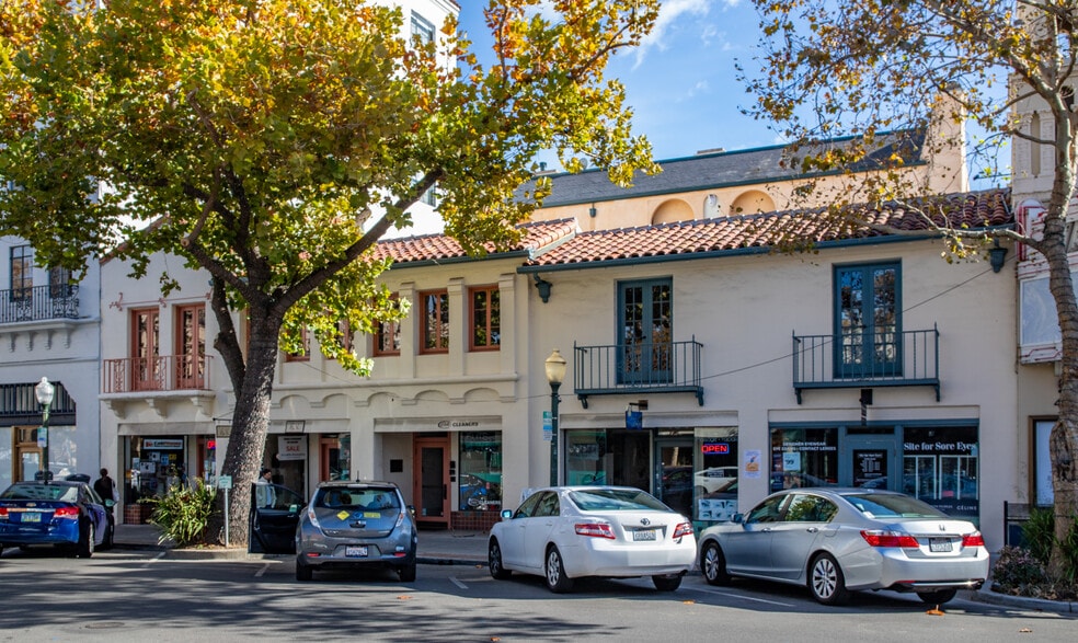 Primary Photo Of 460-476 University Ave, Palo Alto Storefront Retail Office For Lease