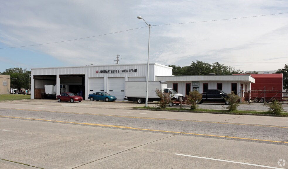 Primary Photo Of 2940 Rivers Ave, North Charleston Service For Lease