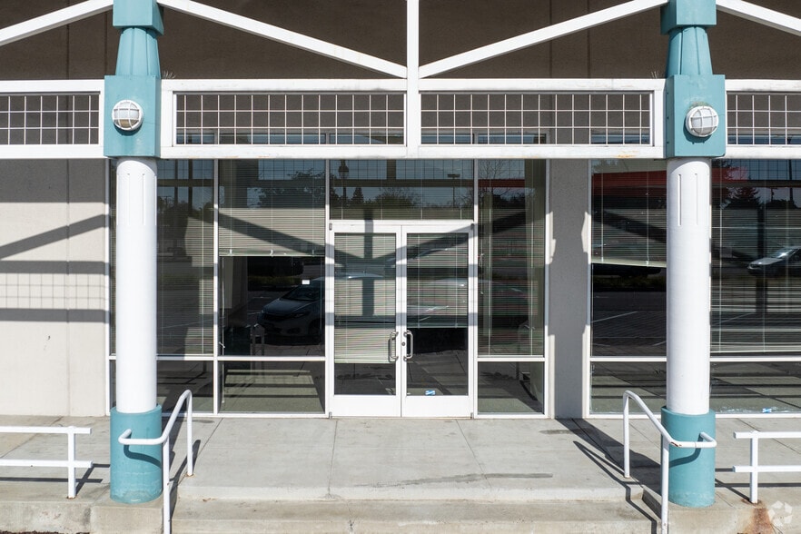 More Photos Of 16020-16032 Hesperian Blvd, San Lorenzo Freestanding For Lease