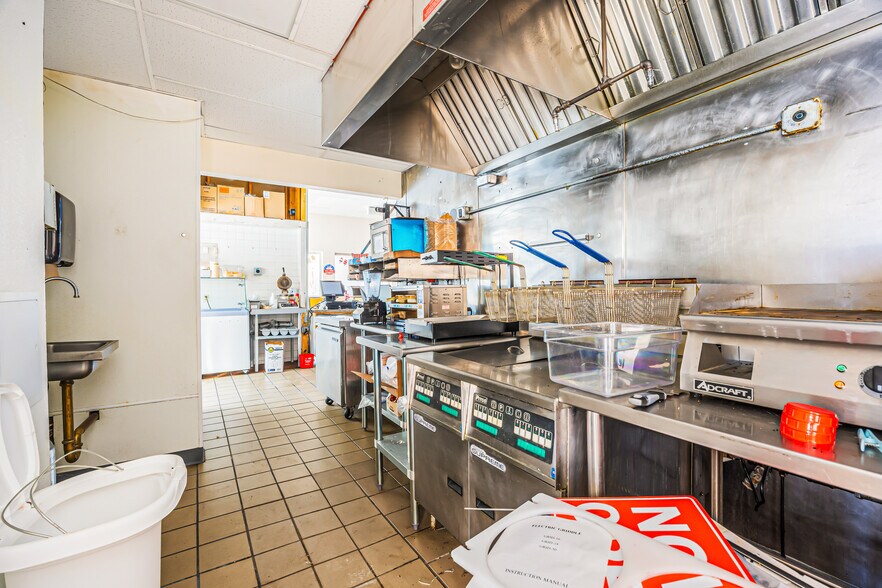 More Photos Of 1535 Memorial Dr, Chicopee Restaurant For Sale