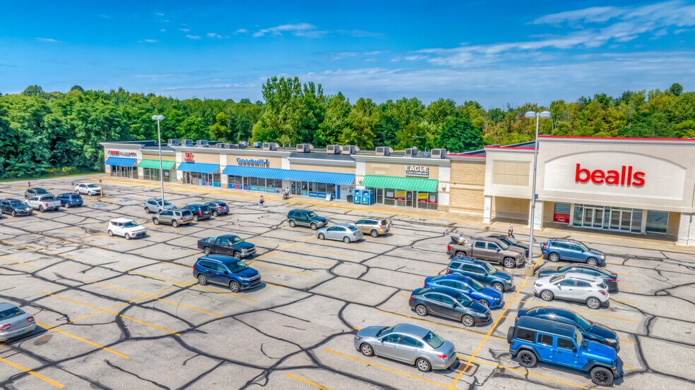 More Photos Of 6581-6603 N Ridge Rd, Madison Freestanding For Lease