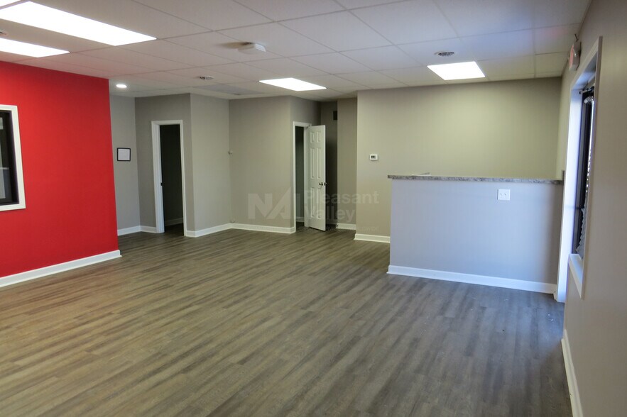 More Photos Of 675-685 High Grove Blvd, Akron Warehouse For Lease