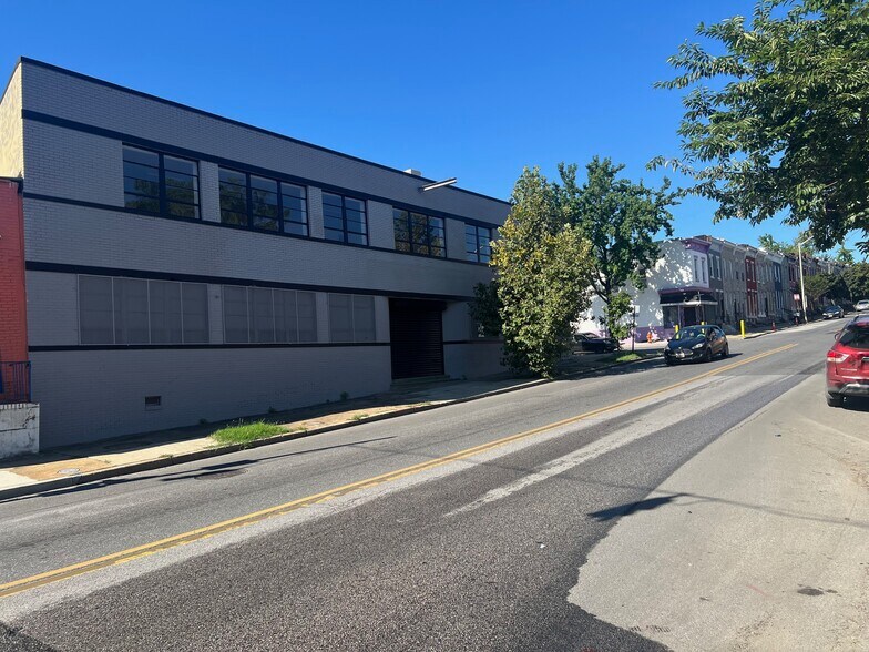 More Photos Of 2441 W Baltimore St, Baltimore Flex For Sale