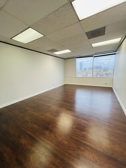 More Photos Of 3033 Chimney Rock Dr, Houston Office For Lease