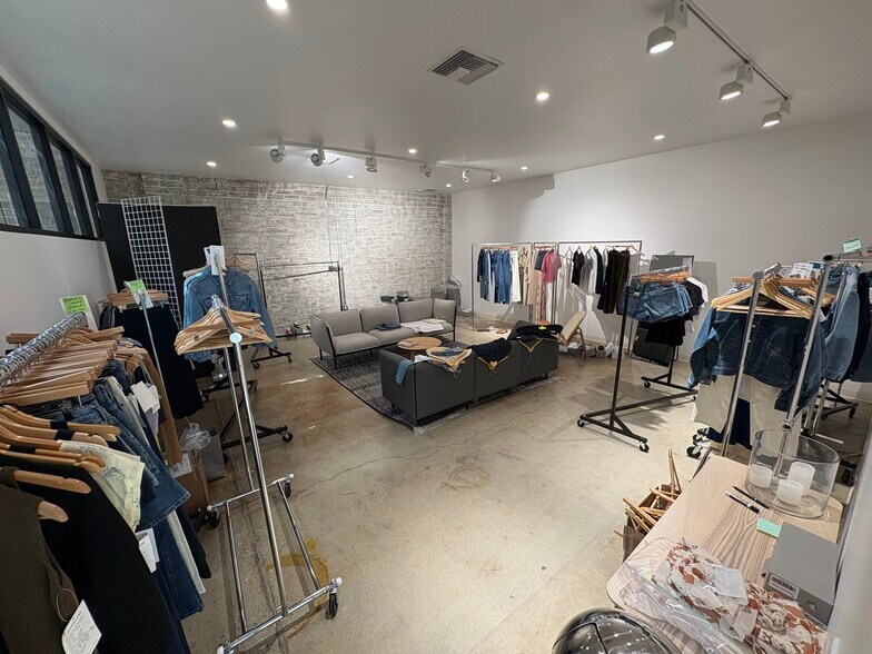More Photos Of 2030-2036 Sacramento St, Los Angeles Office For Lease