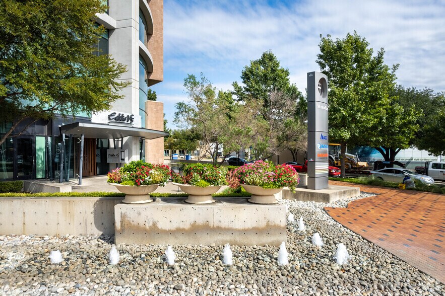 More Photos Of 3100 W 7th St, Fort Worth Office Residential For Lease