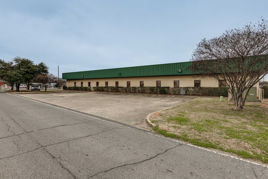 More Photos Of 1301 Hudson Ln, Monroe Office For Sale