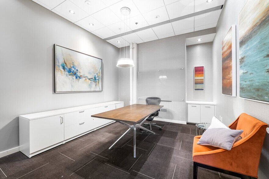 More Photos Of 315 E Bay St, Jacksonville Office For Lease