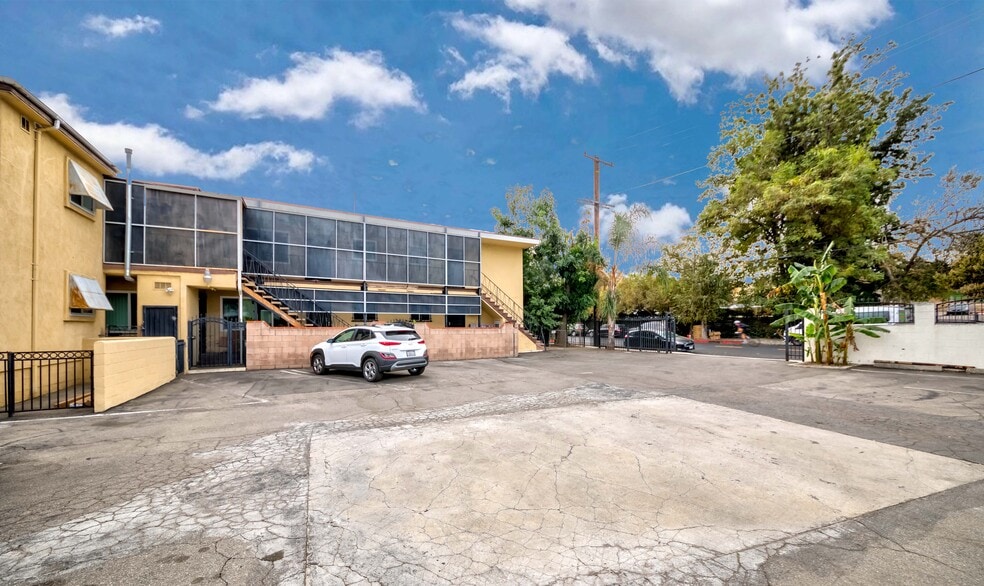 More Photos Of , Los Angeles Unknown For Sale