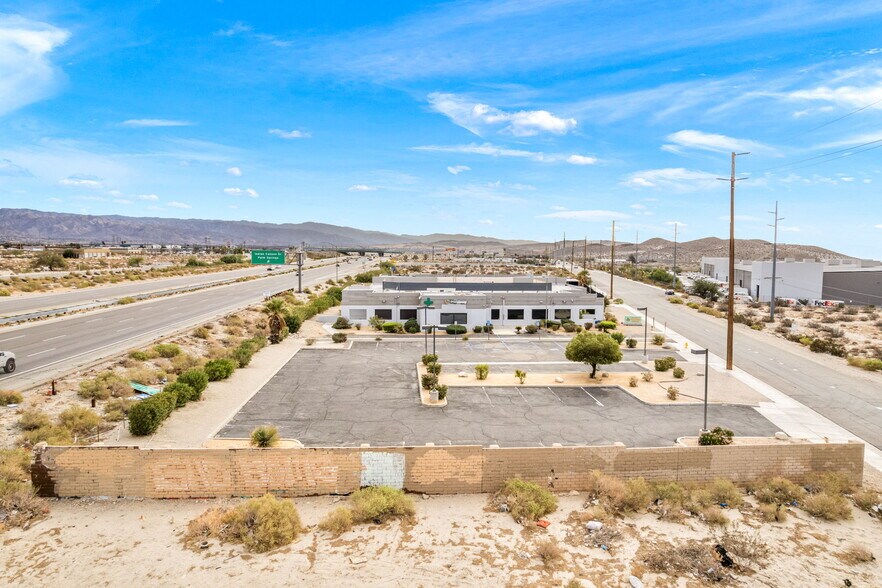 More Photos Of 690 W Garnet Ave, Palm Springs Light Distribution For Lease