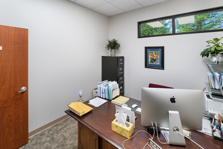 More Photos Of 119 Southern Blvd, Savannah Office For Sale