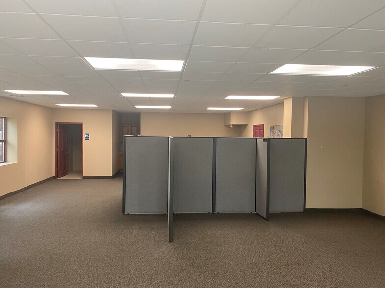 More Photos Of 3545 Plymouth Blvd, Plymouth Office For Lease