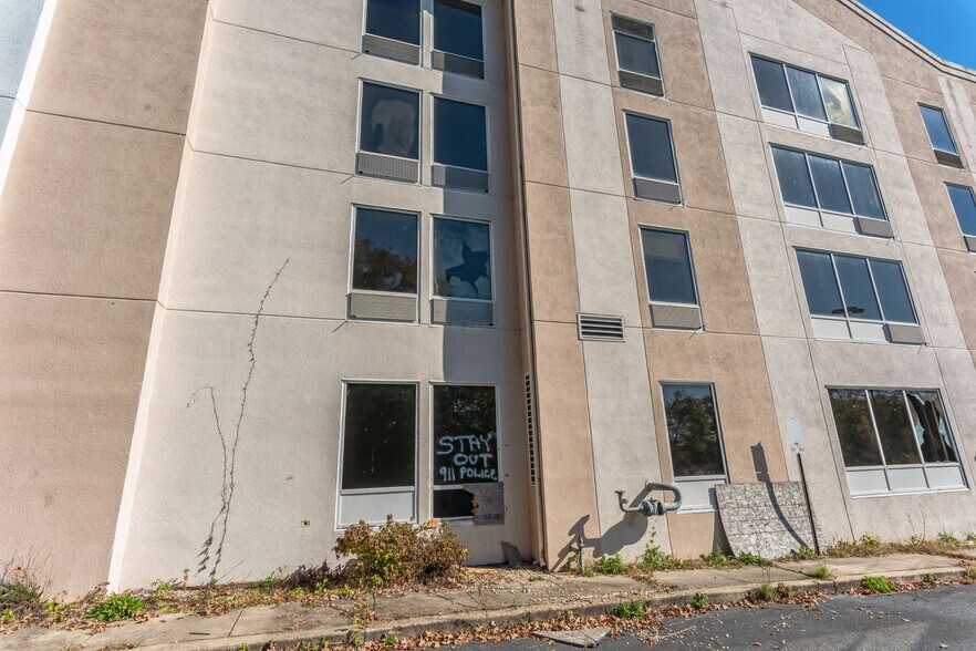 More Photos Of 24058 Sussex Hwy, Seaford Hotel For Sale
