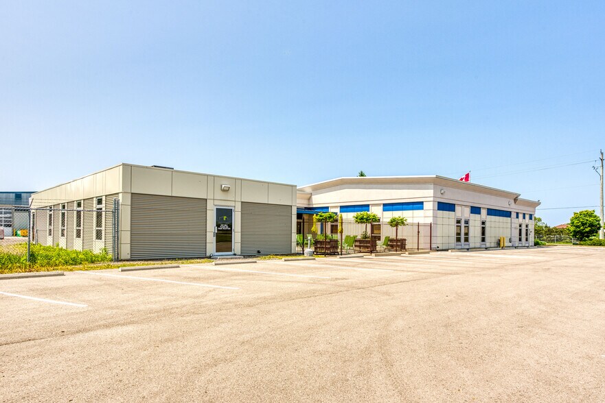 More Photos Of 115 South Service Rd, Grimsby Industrial For Sale