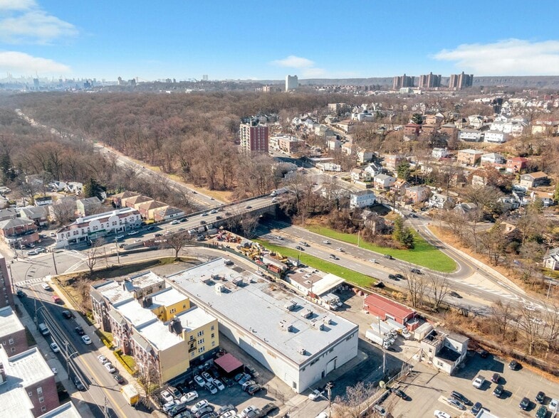 More Photos Of 16 Harrison Ave, Yonkers Warehouse For Lease