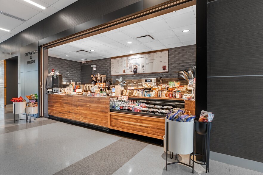 More Photos Of 1211 W 22nd St, Oak Brook Office For Lease