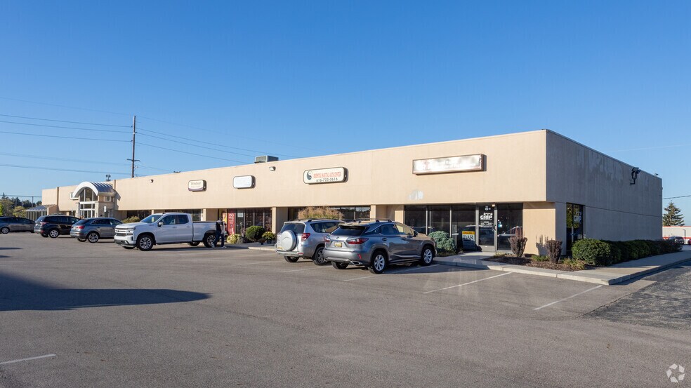 More Photos Of 5747 28th St SE, Grand Rapids Storefront For Lease