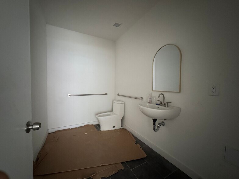 More Photos Of 2330 Cambreleng Ave, Bronx Apartments For Lease