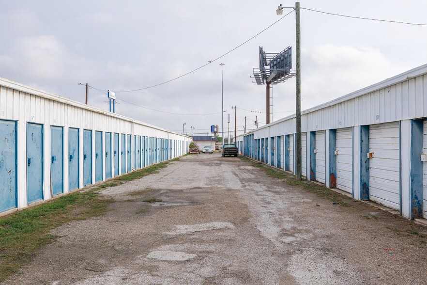 More Photos Of 4066 Crosstown Expy, Corpus Christi Self Storage For Sale