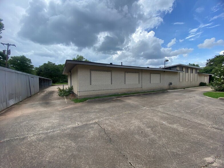 More Photos Of 333-335 Southfield Rd, Shreveport Freestanding For Lease