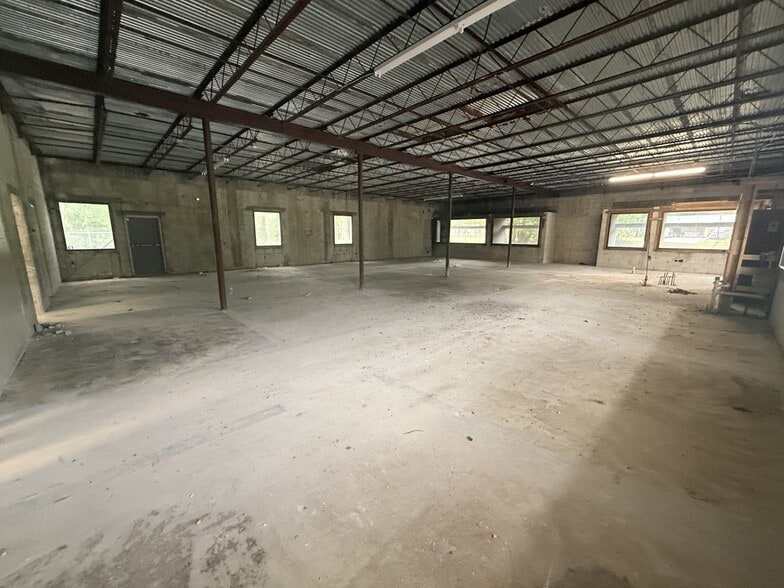 More Photos Of 7725 N Orange Blossom Trl, Orlando Warehouse For Sale