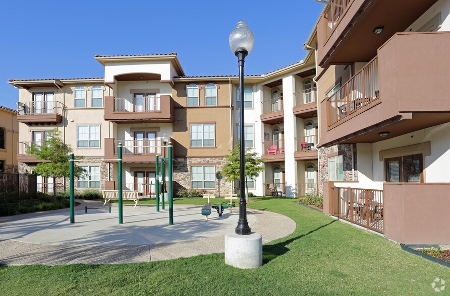 More Photos Of 1601 E Debbie Ln, Mansfield Apartments For Lease