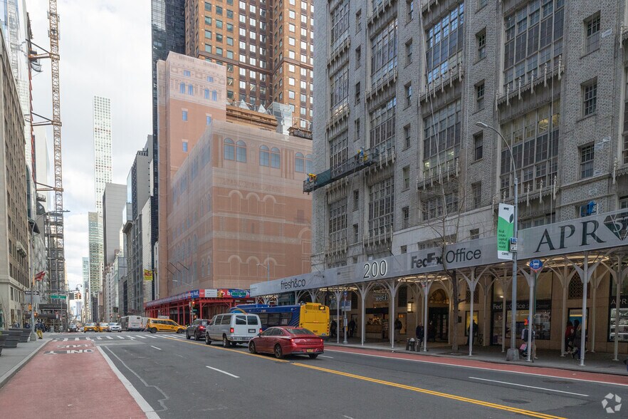 More Photos Of 200 W 57th St, New York Office For Lease