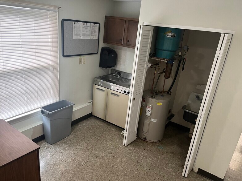 More Photos Of 30 E Otis Rd, Otis Bank For Sale