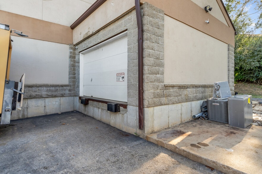 More Photos Of 1565 Kisker Rd, Saint Charles Office For Sale