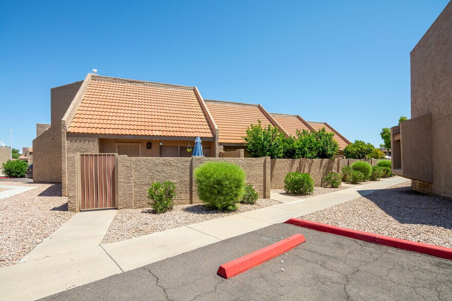 More Photos Of 7430-7448 N 43rd Dr, Glendale Apartments For Sale