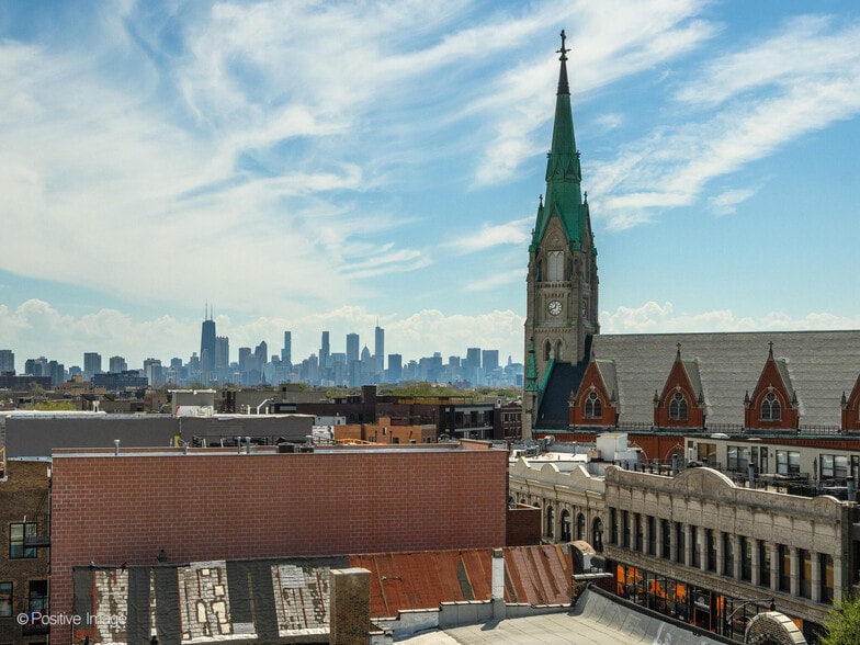 More Photos Of 3045-3047 N Lincoln Ave, Chicago Loft Creative Space For Lease
