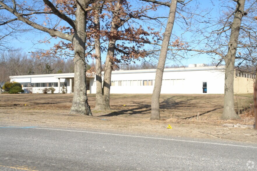 More Photos Of 371 Essex Rd, Tinton Falls Warehouse For Sale