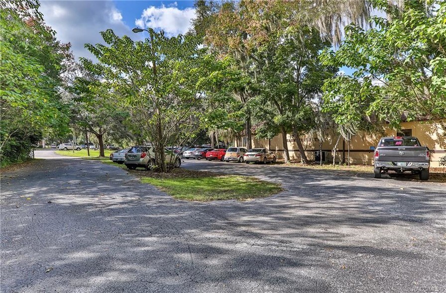 More Photos Of 202 W Highland Blvd, Inverness Medical For Lease