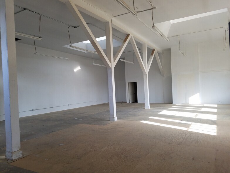 More Photos Of 3407 Slauson Ave, Maywood Warehouse For Lease