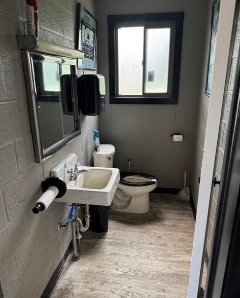 More Photos Of 150 N Constitution Ave, New Freedom Office For Sale