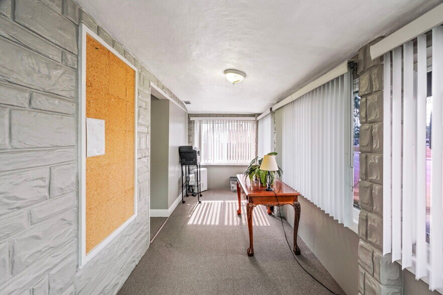 More Photos Of 6108 Arlington Rd, Jacksonville Office For Sale